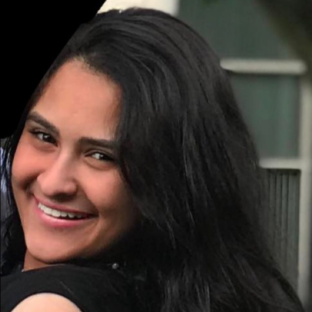 Meet your Posher, Nourhan